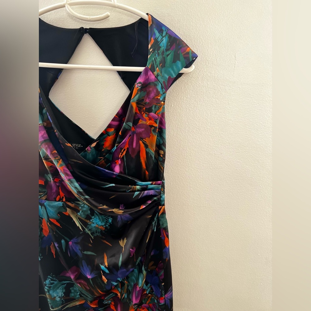 London Style Night Casual Black Dress with Floral Print - Picture 6 of 17